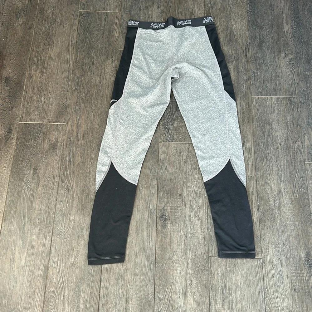 Nike Gray and Black Leggings - Picture 3 of 4